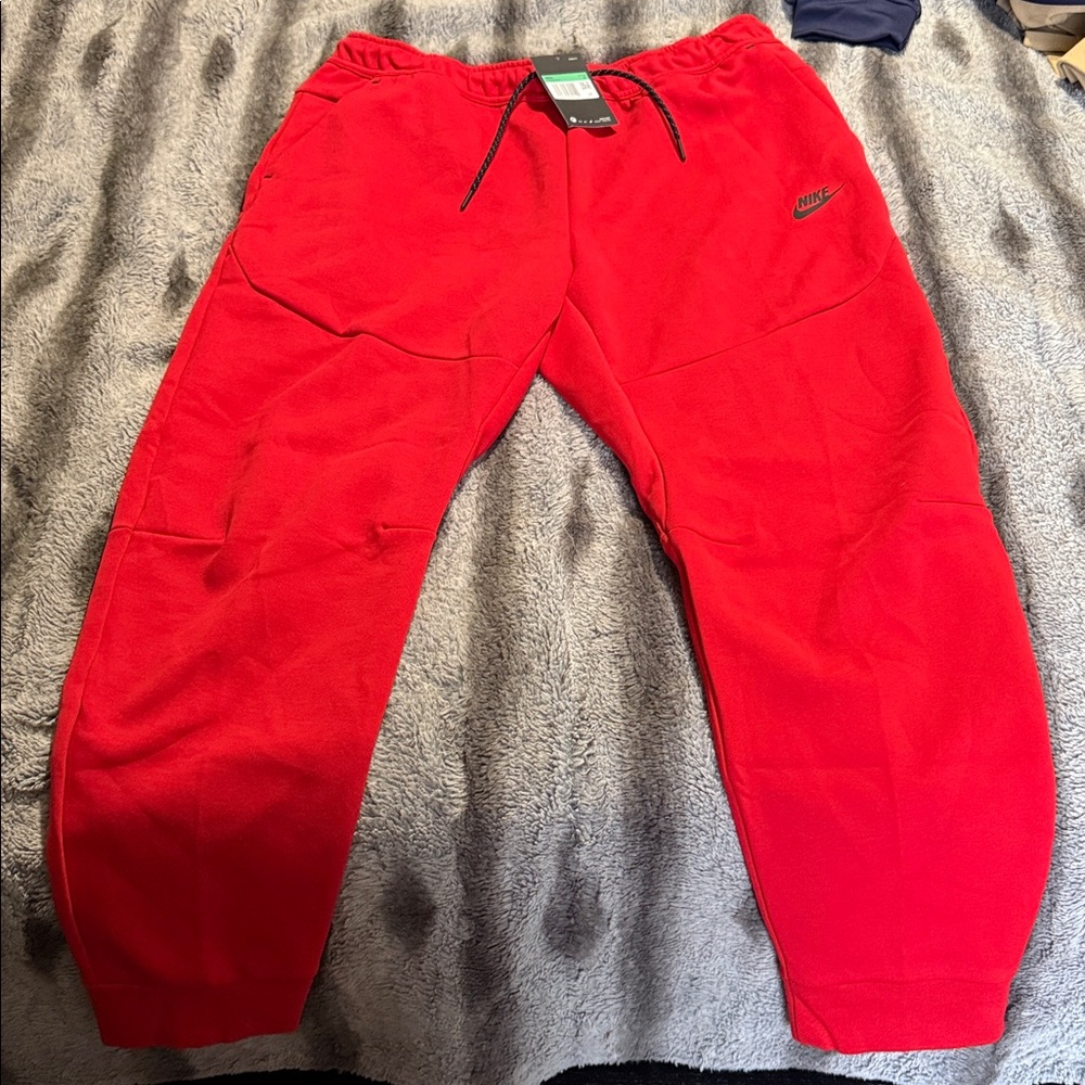 Nike Men's Tech Fleece Red Pants